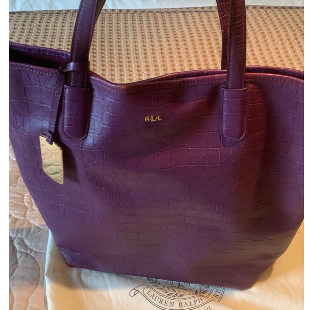 - Host Pick 🔥🍁💜  LAUREN Ralph Lauren leather Bag